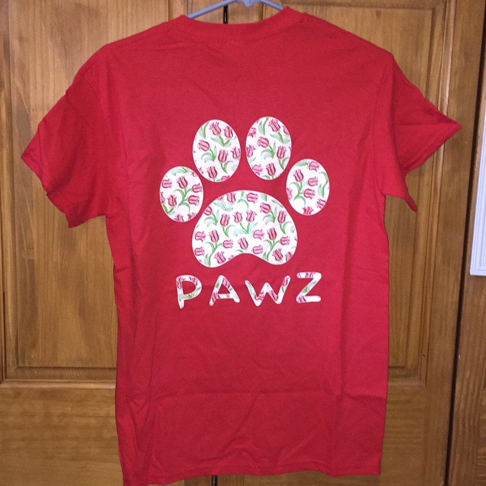 PAWZ Red Floral Tee (NWOT)